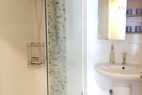 Condo in Bangkok, Thailand, 2 bedrooms  № 157570 - photo 11