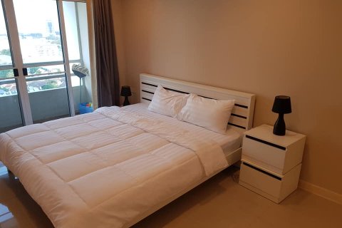 Condo in Bangkok, Thailand, 2 bedrooms  № 157570 - photo 15