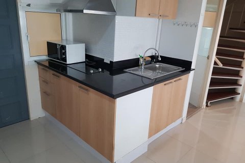 Condo in Bangkok, Thailand, 2 bedrooms  № 157570 - photo 19