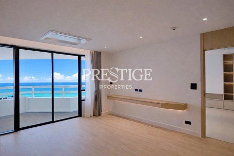 Condo in Pattaya, Thailand, 2 bedrooms № 197702 - photo 16