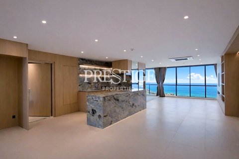 Condo in Pattaya, Thailand, 2 bedrooms  № 197702