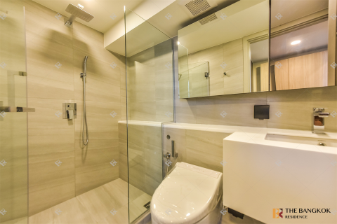 Condo in Bangkok, Thailand, 3 bedrooms № 209851 - photo 8