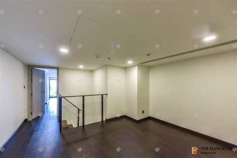 Condo in Bangkok, Thailand, 3 bedrooms № 209851 - photo 7