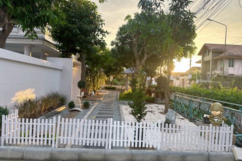 Villa in Pattaya, Thailand 3 bedrooms № 161598 - photo 15