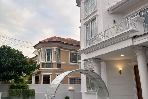 Villa in Pattaya, Thailand 3 bedrooms № 161598 - photo 7