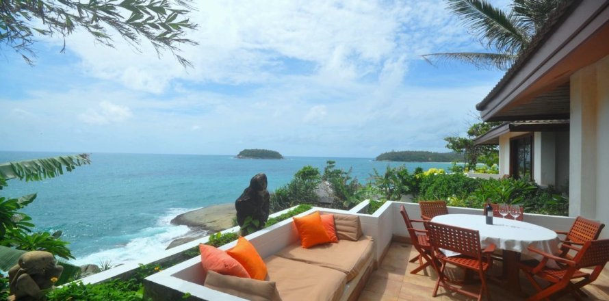 Villa in Phuket, Thailand 4 bedrooms № 161603
