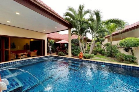 Villa in Sattahip, Thailand 3 bedrooms № 162295