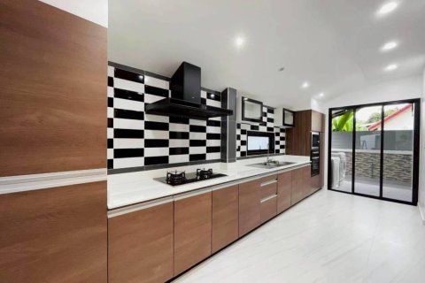 Villa in Pattaya, Thailand 3 bedrooms № 162296 - photo 3