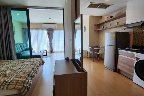 Студия в кондо в Клонг Тоэй, Бангкок, Таиланд № 147886 - фото 6