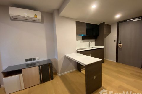 Studio in the Condo in Phaya Thai, Bangkok, Thailand  № 147885 - photo 4