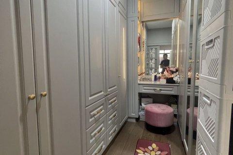 House in Bang Kaeo, Thailand 4 bedrooms № 147884 - photo 7