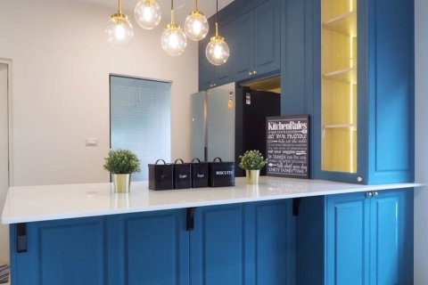 House in Bang Kaeo, Thailand 4 bedrooms № 147884 - photo 3