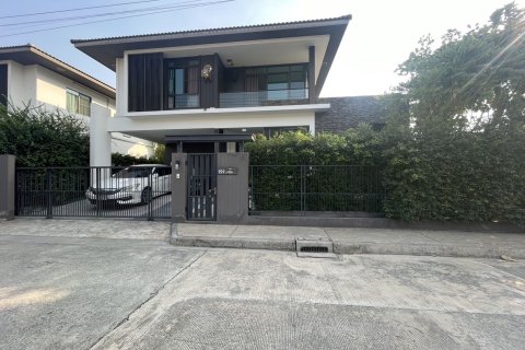 House in Bang Kaeo, Thailand 4 bedrooms № 147884 - photo 6