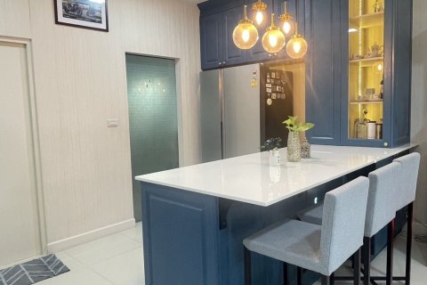 House in Bang Kaeo, Thailand 4 bedrooms № 147884 - photo 4