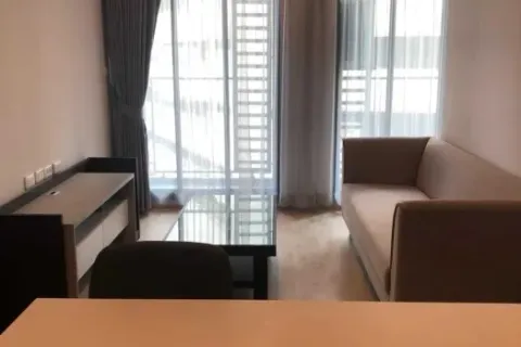 Condo in Bang Kapi, Bangkok, Thailand, 2 bedrooms  № 220093