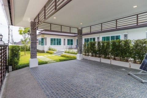 Villa in Hua Hin, Thailand 3 bedrooms № 168496 - photo 15