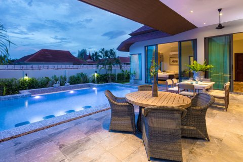 Villa in Hua Hin, Thailand 3 bedrooms № 168494 - photo 2