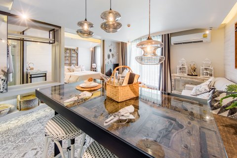 Condo in Hua Hin, Thailand, 1 bedroom  № 168492 - photo 12