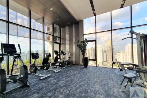 Condominio de 3 dormitorios en Khlong Toei, Bangkok, Tailandia № 215607 - foto 11