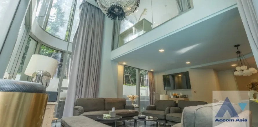 Duplex in Watthana, Bangkok, Thailand 3 bedrooms № 215606