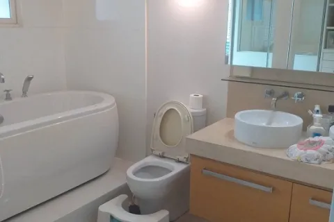 Condo in Watthana, Bangkok, Thailand, 3 bedrooms № 215608 - photo 10
