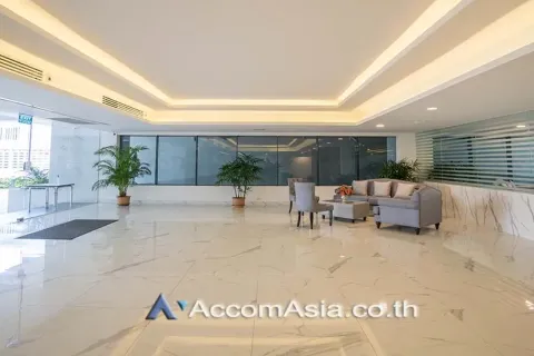 Condo in Watthana, Bangkok, Thailand, 3 bedrooms № 215608 - photo 16