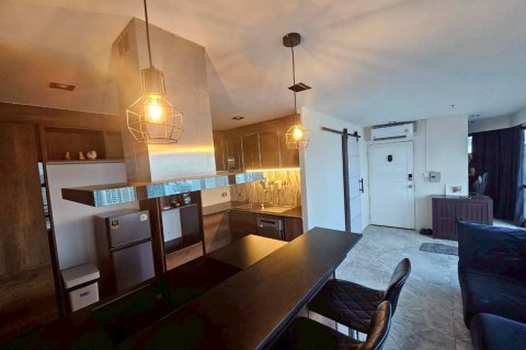 Studio dans le Condo à Watthana, Bangkok, Thaïlande  № 172052 - photo 3