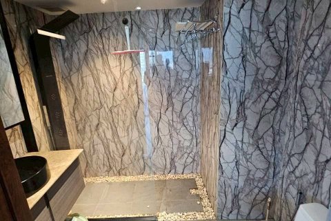 Studio dans le Condo à Watthana, Bangkok, Thaïlande  № 172052 - photo 6