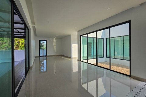 House in Pattaya, Thailand 3 bedrooms № 172057 - photo 4