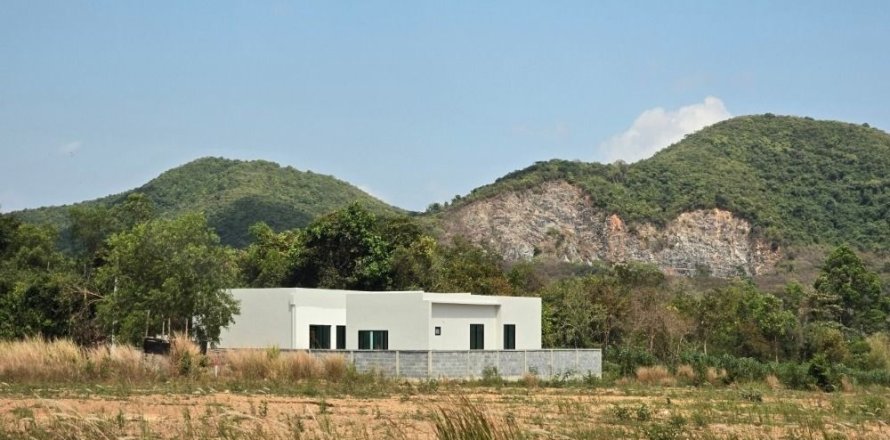 House in Pattaya, Thailand 3 bedrooms № 172057