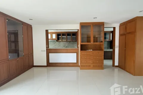 Condo in Watthana, Bangkok, Thailand, 2 bedrooms № 169267 - photo 2