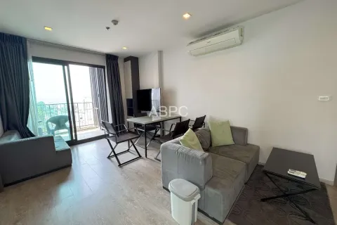 Condo in Pattaya, Thailand, 2 bedrooms  № 211727