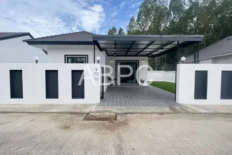 Casa de 3 dormitorios en Pattaya, Tailandia № 211724 - foto 2