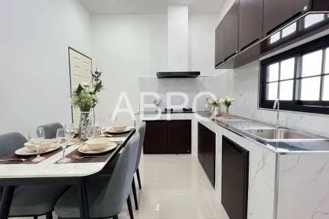 Casa de 3 dormitorios en Pattaya, Tailandia № 211724 - foto 7
