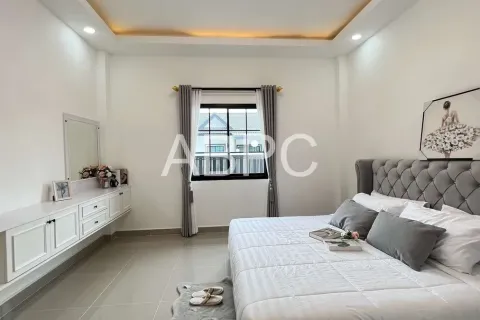 Casa de 3 dormitorios en Pattaya, Tailandia № 211724 - foto 9