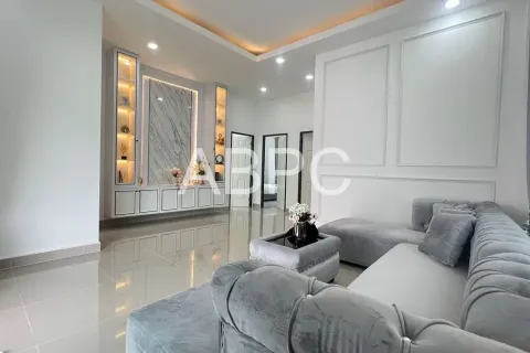 Casa de 3 dormitorios en Pattaya, Tailandia № 211724 - foto 5