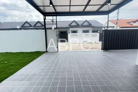 Casa de 3 dormitorios en Pattaya, Tailandia № 211724 - foto 3
