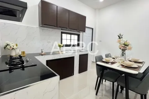 Casa de 3 dormitorios en Pattaya, Tailandia № 211724 - foto 8