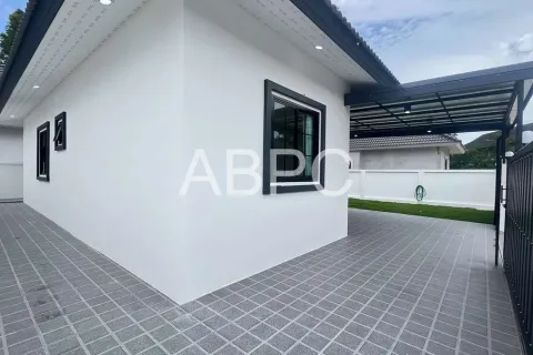 Casa de 3 dormitorios en Pattaya, Tailandia № 211724 - foto 13