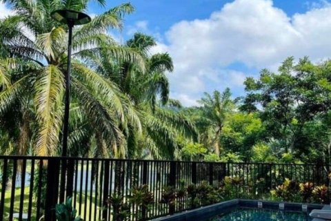 Townhouse in Kathu, Thailand 4 bedrooms № 151896 - photo 2