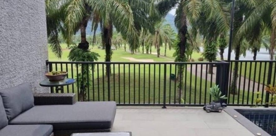 Townhouse in Kathu, Thailand 4 bedrooms № 151896