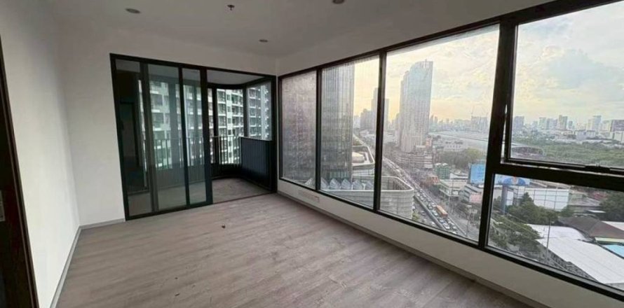 Condo in Bang Kapi, Bangkok, Thailand, 2 bedrooms  № 156827
