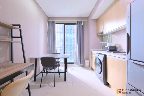 Condo in Bangkok, Thailand, 1 bedroom  № 209223 - photo 2