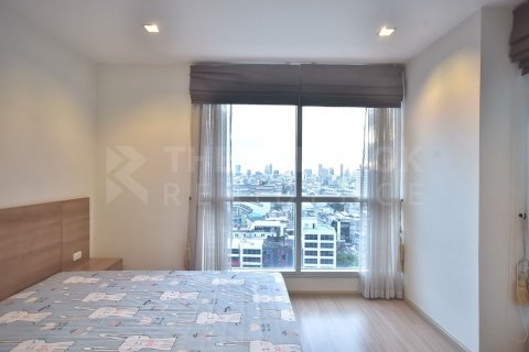 Condo in Bangkok, Thailand, 2 bedrooms  № 209225 - photo 5