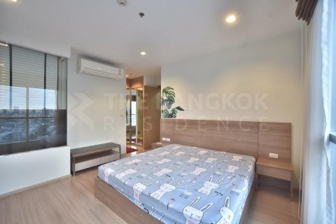 Condo in Bangkok, Thailand, 2 bedrooms  № 209225 - photo 2