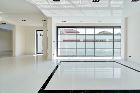 House in San Sai, Thailand 4 bedrooms № 148960 - photo 29