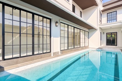 House in San Sai, Thailand 4 bedrooms № 148960 - photo 16