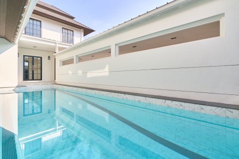 House in San Sai, Thailand 4 bedrooms № 148960 - photo 21