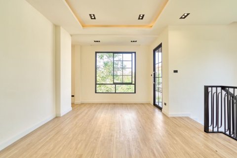 House in San Sai, Thailand 4 bedrooms № 148960 - photo 17