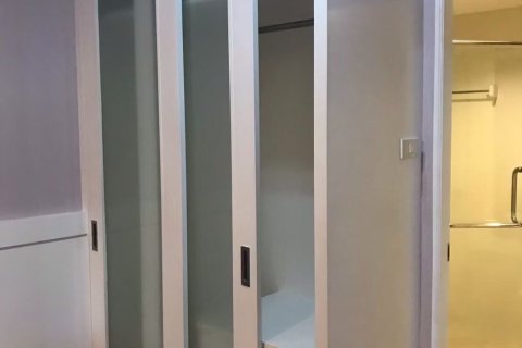 Condo in Watthana, Bangkok, Thailand, 3 bedrooms  № 148956 - photo 11